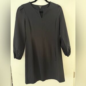 Long sleeve eyelet and Taylor size 8